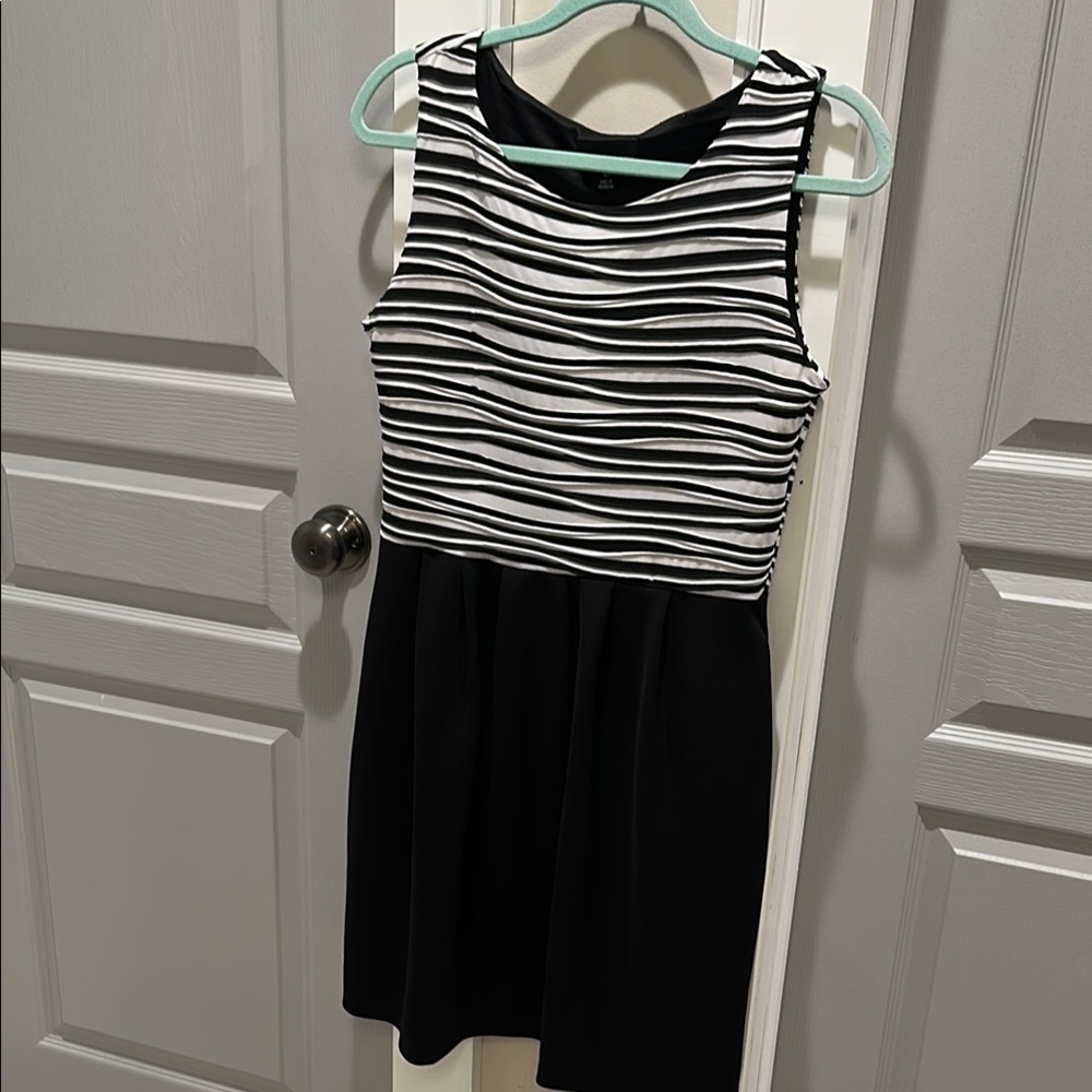 Cynthia Rowley Black and White Asymmetrical Fit and Flare Sleeveless Dress